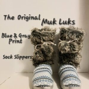 SOLD🚫🚫🚫Muk Luks Blue & Gray Women's Sock Slippers